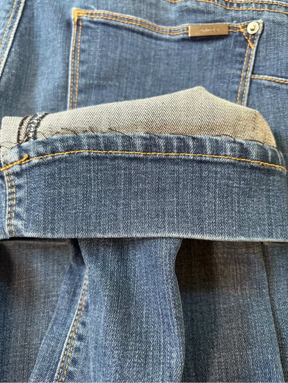 Chico’s The So Lifting Slim Leg Cropped Jeans.  Size 8